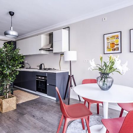 Central Flat With Sleek Interior In Sisli Истанбул Екстериор снимка